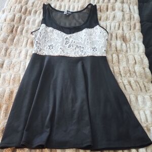 Vibe Black And White Dress
